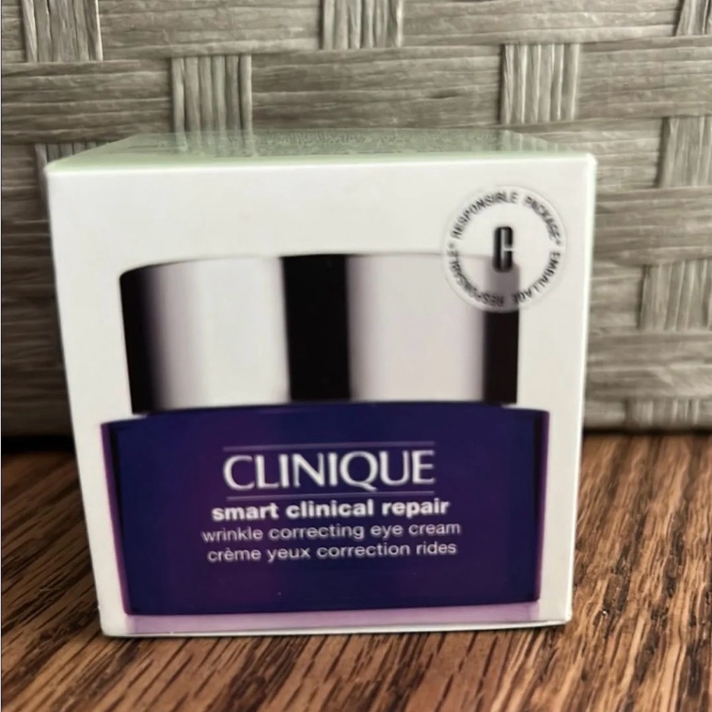Clinique Smart Clinical Repair Eye Cream - Picture 2 of 2